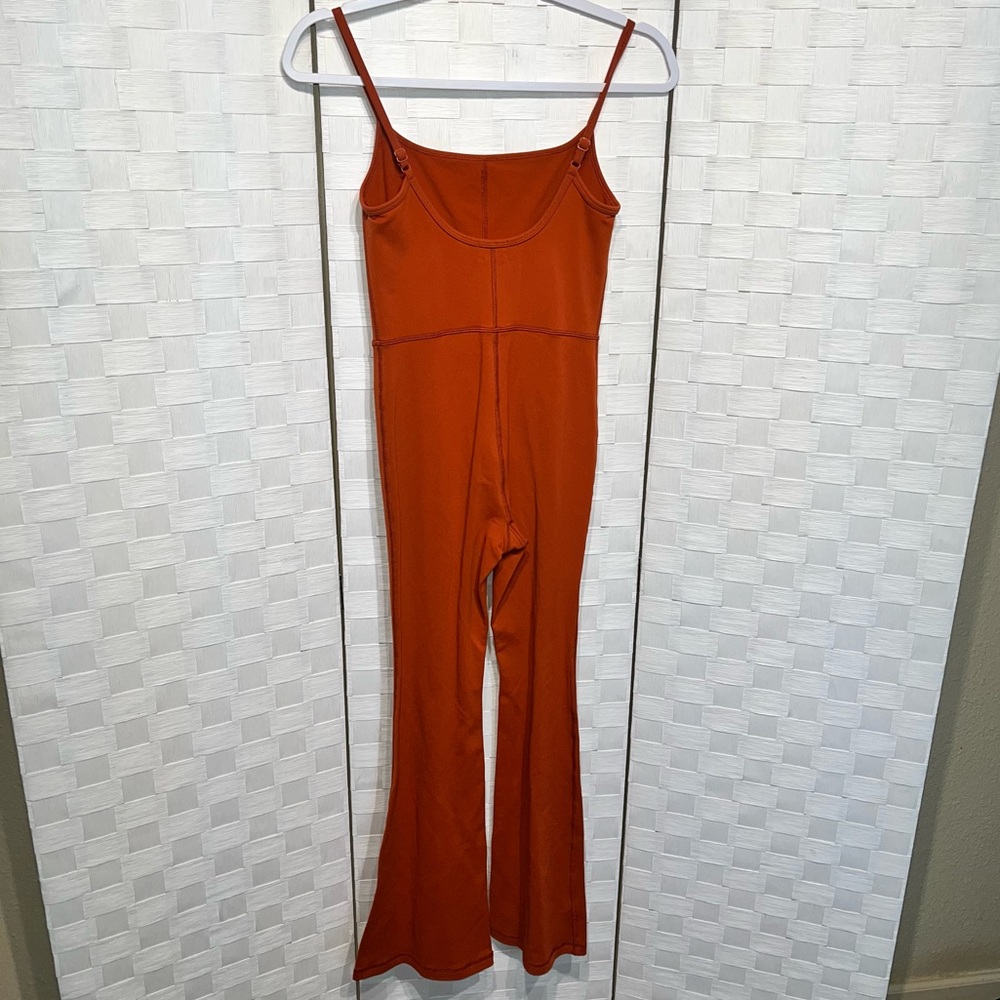 Aritzia Wilfred Free Divinity Kick Flare Jumpsuit Size XS Brunt Orange - Picture 3 of 9
